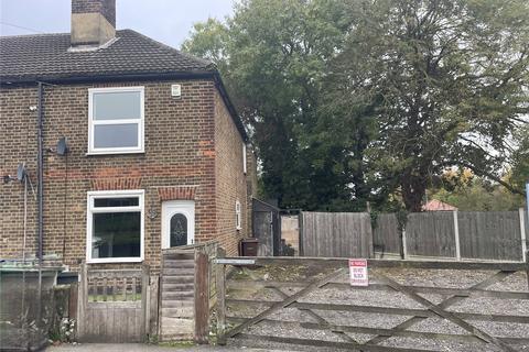 2 bedroom end of terrace house to rent, Southend Road, Stanford-le-Hope, Essex, SS17