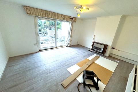 3 bedroom semi-detached house to rent, St. Marys Road, Ilford IG1