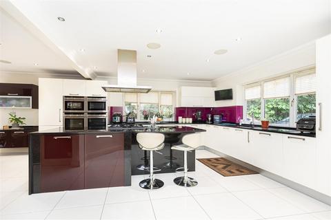 4 bedroom detached house for sale, St. Leonards Way, Ringwood BH24