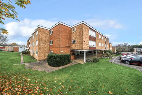 3 bedroom flat for sale, The Four Tubs, Bushey WD23