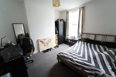 undefined, 4 Frederick Grove, Lenton, Nottingham, NG7 1SG
