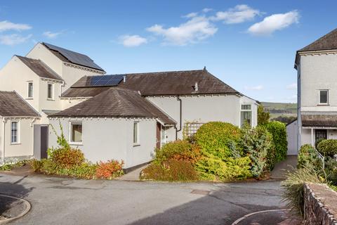 3 bedroom end of terrace house for sale, 36 High Fellside, Kendal, Cumbria, LA9 4JG