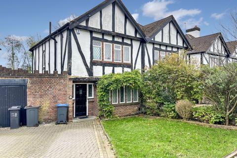 3 bedroom semi-detached house to rent, Tudor Close, Old Coulsdon