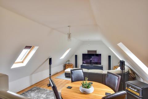 2 bedroom penthouse for sale, Hasler Place, Great Dunmow