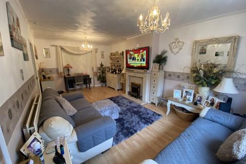 3 bedroom semi-detached house for sale, Trinity Road, Newark