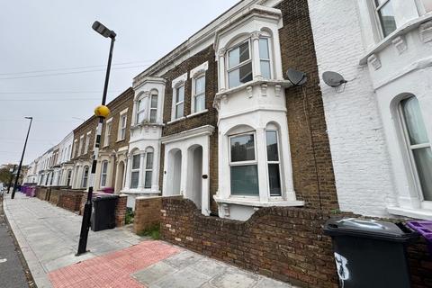 5 bedroom terraced house to rent, Bow Common Lane, E3 4HH