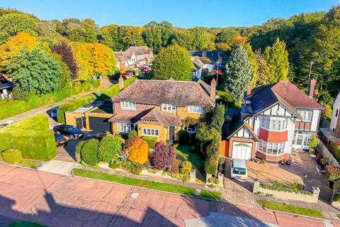 4 bedroom detached house for sale, Warren Road, Leigh-on-sea, SS9