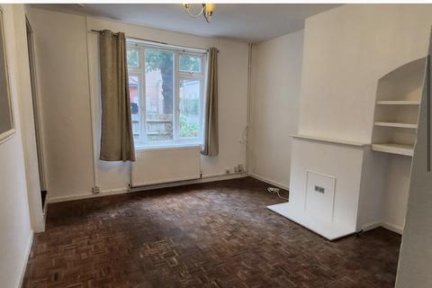 2 bedroom end of terrace house to rent, Brook Lane, Bromley BR1