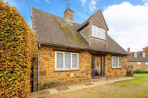 3 bedroom cottage for sale, The Poplars, Upper Wardington.