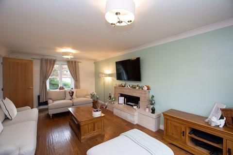 4 bedroom detached house for sale, Astley Hall Drive, Astley M29 7TX