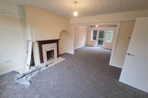 3 bedroom semi-detached house to rent, Manor Road North, Thames Ditton