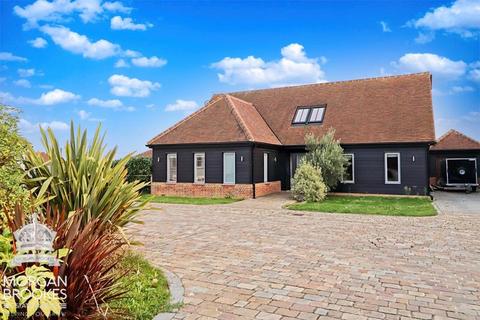 4 bedroom detached house to rent, Woodham Road, Wickford