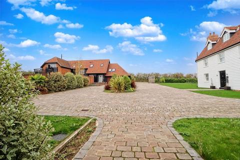 4 bedroom detached house to rent, Woodham Road, Wickford