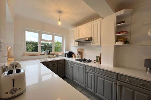 4 bedroom semi-detached house for sale, The Hedgerow, Longlevens, Gloucester, GL2 9JE