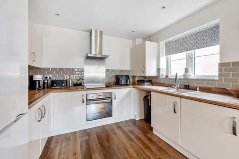 52 Dalziel Drive, Whittington, Worcester, WR5 2QY