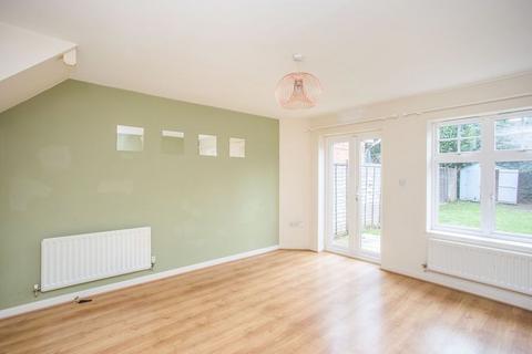 2 bedroom terraced house to rent, Ruffle Close, West Drayton