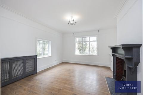 4 bedroom detached house to rent, High View, Pinner