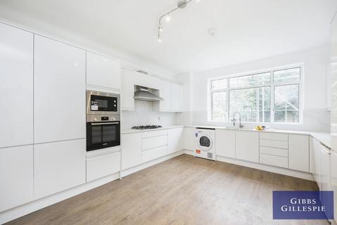 4 bedroom detached house to rent, High View, Pinner