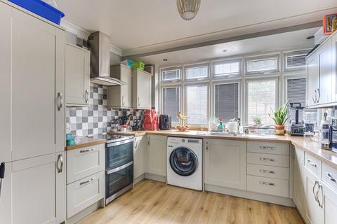 3 bedroom semi-detached house for sale, Broadoak Avenue, Enfield