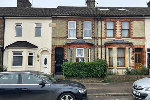 3 bedroom terraced house to rent, Wood Street, Cuxton, ME2