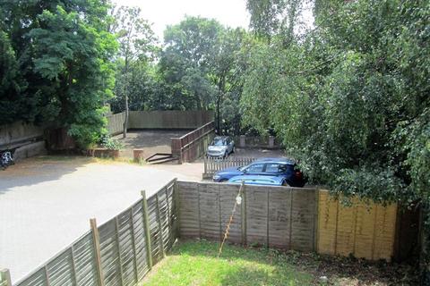 1 bedroom flat to rent, Millbrook Road East, Hampshire SO15