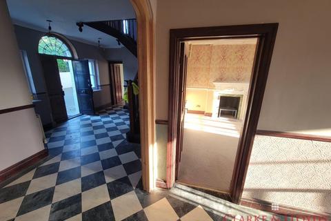 undefined, Keston BR2