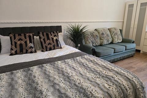 undefined, Park Row,  Hull, HU2