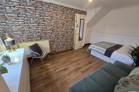 undefined, Park Row,  Hull, HU2