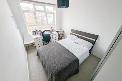 3 bedroom flat for sale, Childs Hill, London NW2