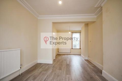 3 bedroom terraced house to rent, Davidson Road, Croydon, CR0