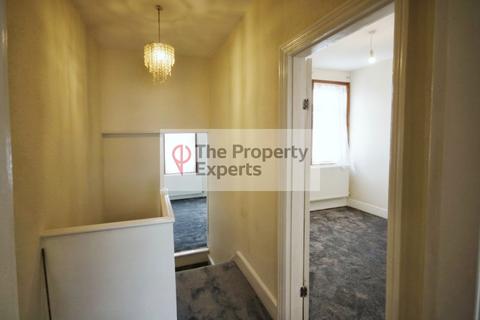 3 bedroom terraced house to rent, Davidson Road, Croydon, CR0