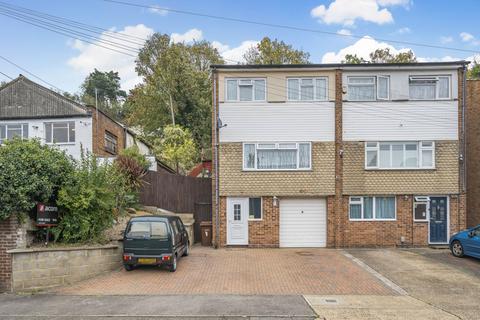 3 bedroom end of terrace house for sale, Beacon Road, Chatham, Kent