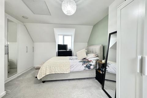5 Worcester Drive, Swanley, BR8 8FF