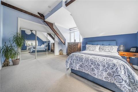 3 bedroom apartment for sale, High Street, Rochester, Kent