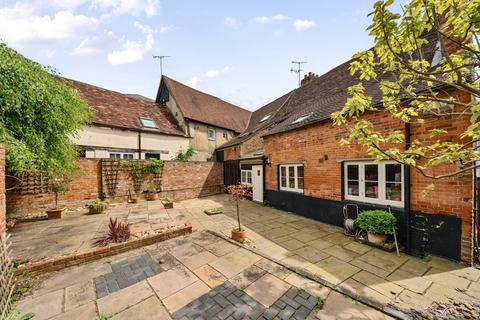 4 bedroom end of terrace house for sale, West Street, Buckinghamshire MK18