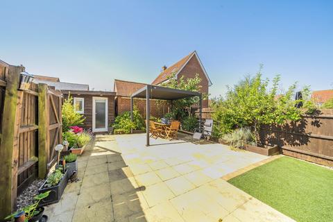 4 bedroom detached house for sale, Bobbins Way, Buckinghamshire MK18