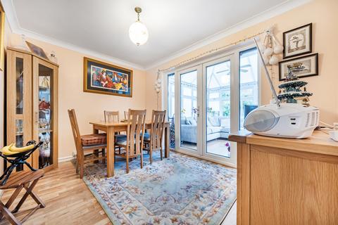 30 Beaver Way, Woodley, Reading, RG5 4UD