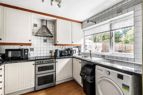 3 bedroom terraced house for sale, Oaks Close, Leatherhead, Surrey, KT22