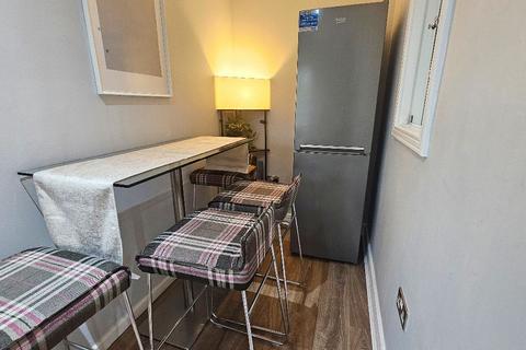 3 bedroom apartment to rent, r, London E14