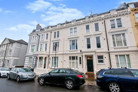 2 bedroom flat for sale, West Hill Road, East Sussex TN38