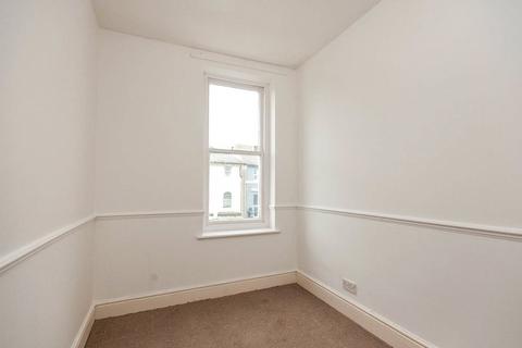 2 bedroom flat for sale, West Hill Road, East Sussex TN38