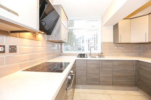 2 bedroom flat to rent, The Lindens, Wolverhampton WV6