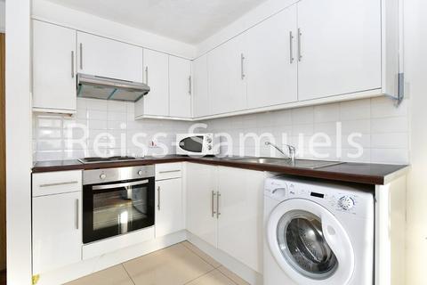 1 bedroom apartment to rent, Ambassador Square, London E14