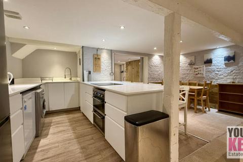 undefined, Sandgate High Street, Sandgate, Folkestone, Kent, CT20 Basement Flat
