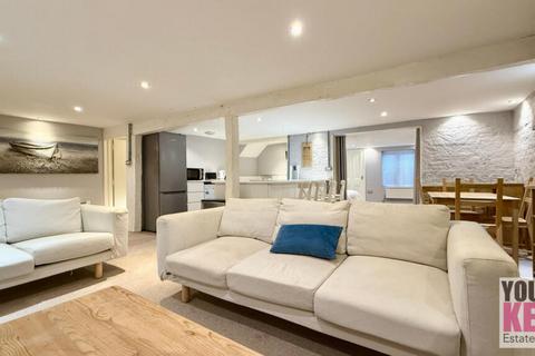undefined, Sandgate High Street, Sandgate, Folkestone, Kent, CT20 Basement Flat