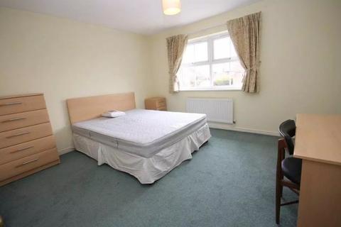 undefined, AvailableNow! -2 Rooms - Carisbrooke Avenue