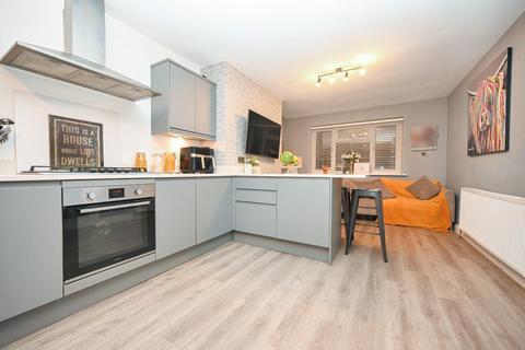 4 Brooklands Crescent, Yeadon, Leeds, LS19 7RS