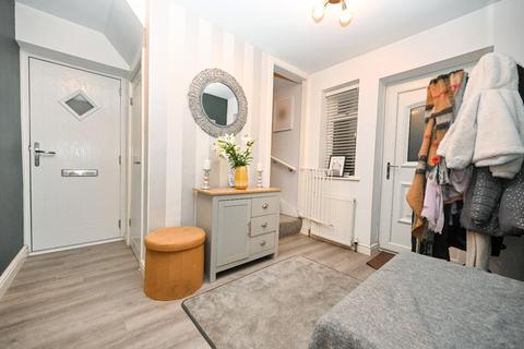4 Brooklands Crescent, Yeadon, Leeds, LS19 7RS