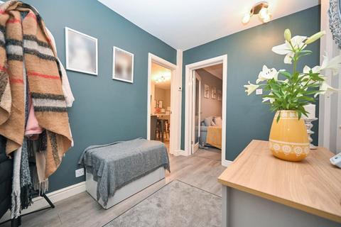 4 Brooklands Crescent, Yeadon, Leeds, LS19 7RS