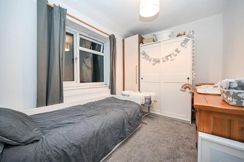4 Brooklands Crescent, Yeadon, Leeds, LS19 7RS